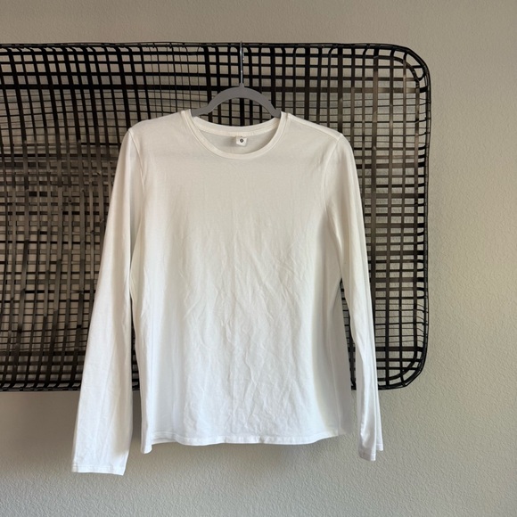 Lululemon white long sleeve shirt - Picture 1 of 6